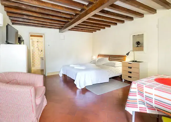 No2 Ancient Palazzo Apartment Florence