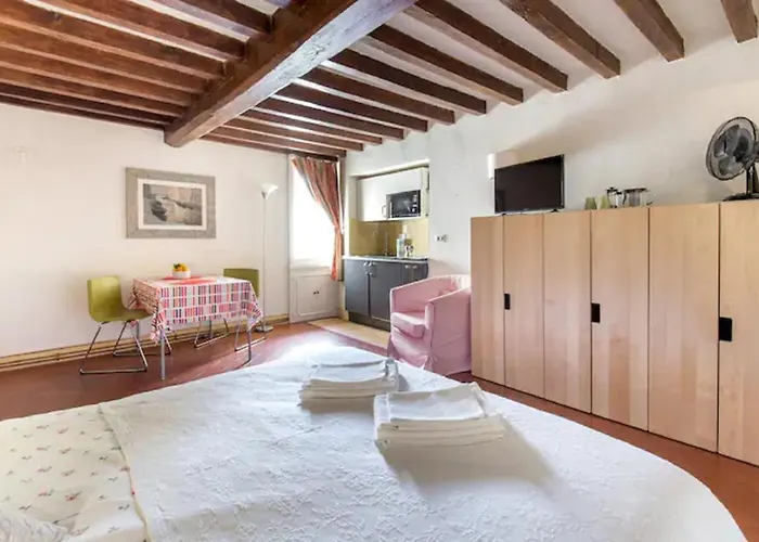 Apartment No2 Ancient Palazzo *